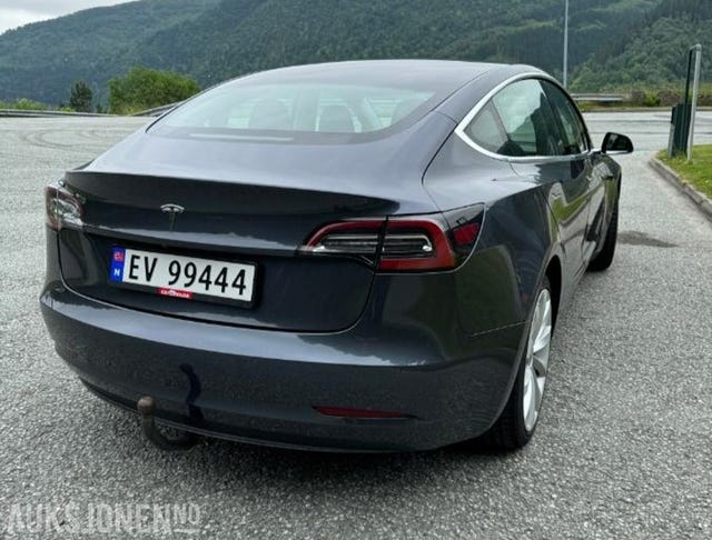 5YJ3E7EB8KF445446 2019 TESLA MODEL 3-5