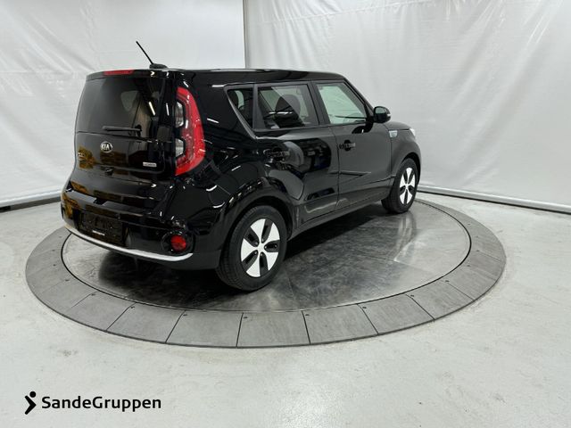 KNAJX81EFK7038858 2019 KIA SOUL-4