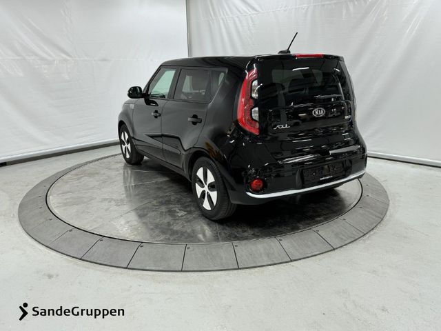 KNAJX81EFK7038858 2019 KIA SOUL-2