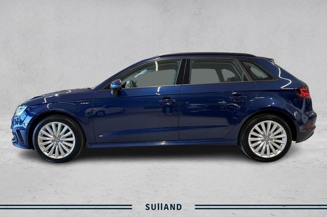 WAUZZZ8V9GA116672 2016 AUDI A3-1