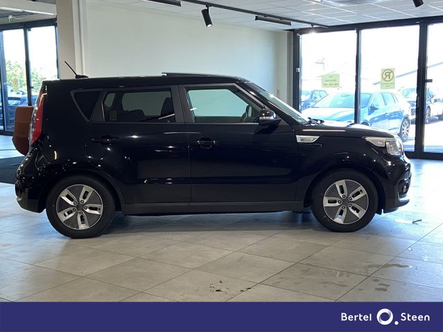 KNAJX81EFK7039245 2019 KIA SOUL-3