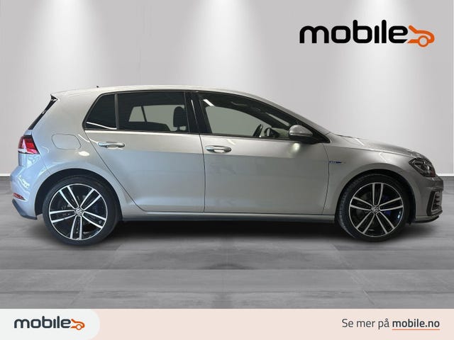 WVWZZZAUZJW805663 2018 VOLKSWAGEN GOLF-1