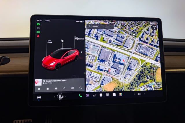 2021 TESLA MODEL 3 - 23