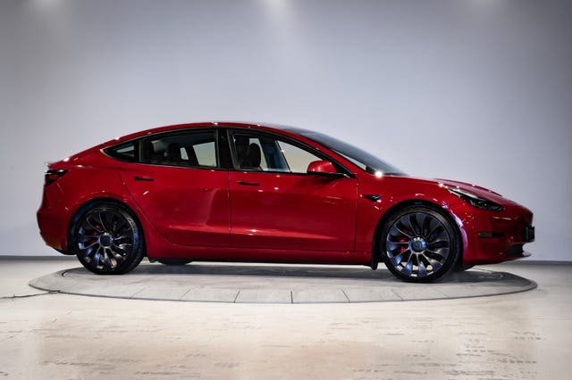 5YJ3E7EC1MF838815 2021 TESLA MODEL 3-4