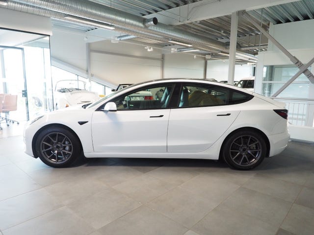 5YJ3E7EB6MF904816 2021 TESLA MODEL 3-2