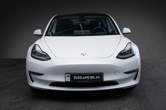 5YJ3E7EB2MF833081 2021 TESLA MODEL 3-4