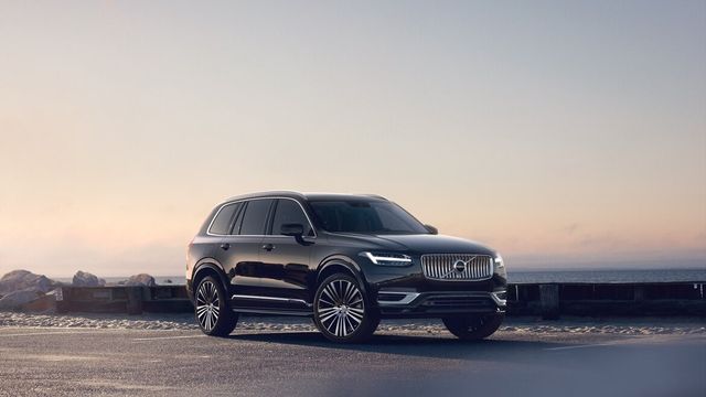 2022 VOLVO XC90 - 28