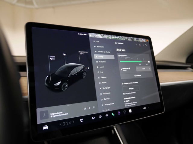 2019 TESLA MODEL 3 - 28