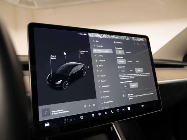 2019 TESLA MODEL 3 - 27