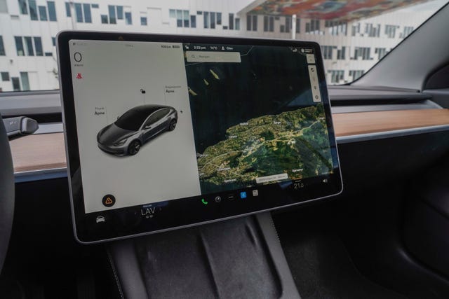 2021 TESLA MODEL 3 - 16