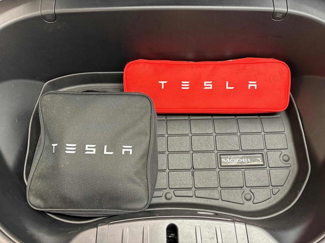 2019 TESLA MODEL 3 - 28