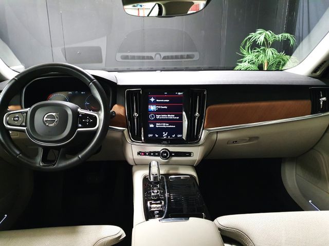 2018 VOLVO V90 - 16