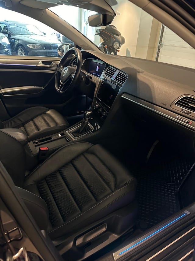 2019 VOLKSWAGEN GOLF - 38