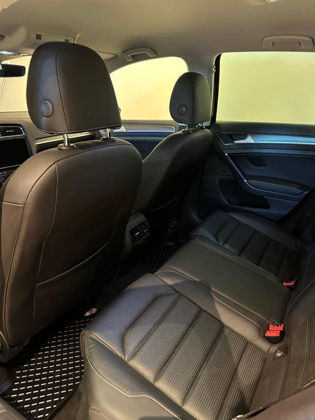 2019 VOLKSWAGEN GOLF - 28