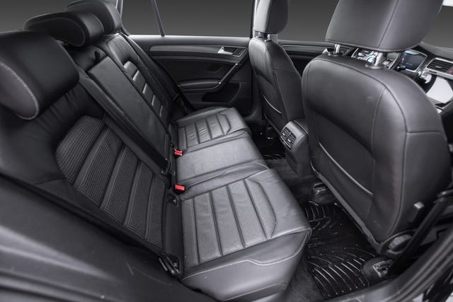 2019 VOLKSWAGEN GOLF - 31