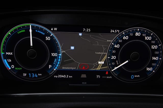 2019 VOLKSWAGEN GOLF - 23
