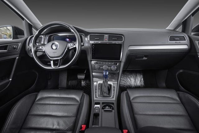 2019 VOLKSWAGEN GOLF - 28