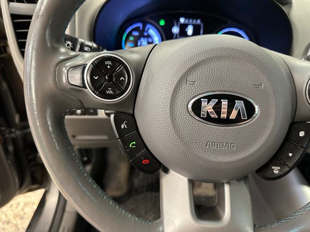 2016 KIA SOUL - 18