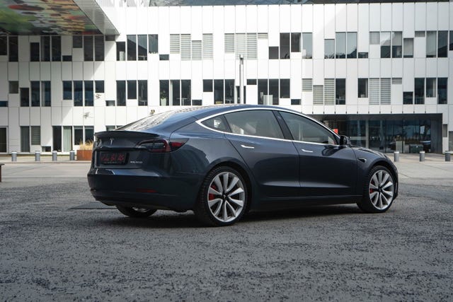 5YJ3E7EBXKF207551 2019 TESLA MODEL 3-5
