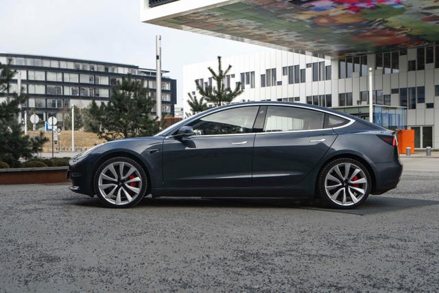 5YJ3E7EBXKF207551 2019 TESLA MODEL 3-4