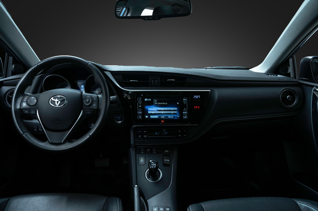 2016 TOYOTA AURIS - 12