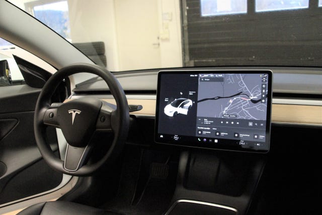 2021 TESLA MODEL 3 - 17
