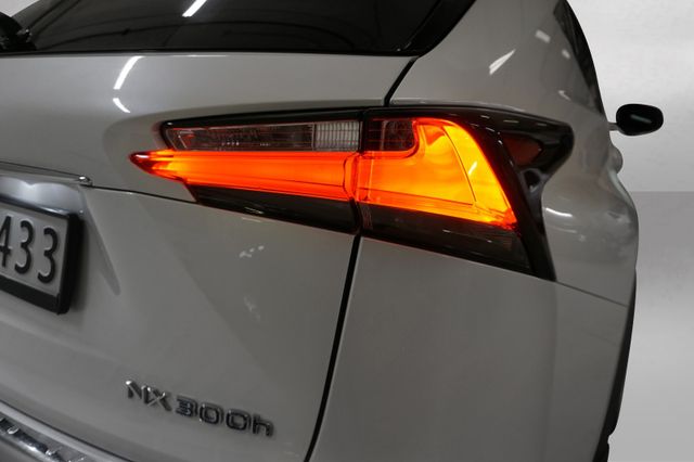 2017 LEXUS NX 300H - 35