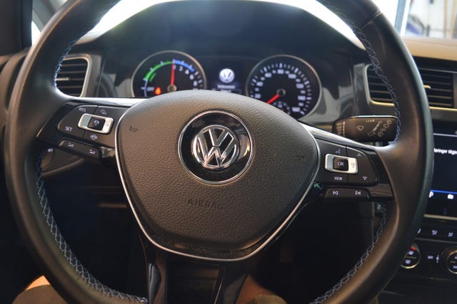 2019 VOLKSWAGEN GOLF - 16