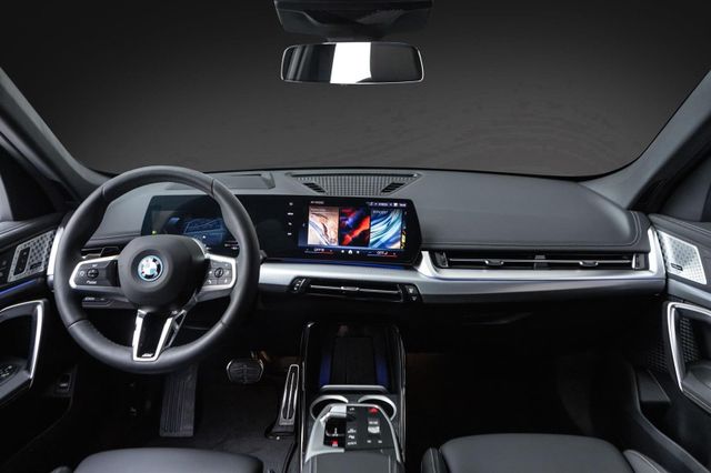 2024 BMW IX1 - 6