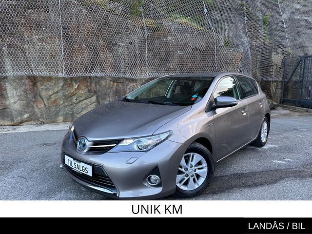 2013 TOYOTA AURIS - 1