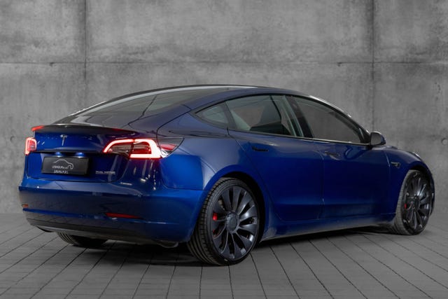 5YJ3E7EC0MF960016 2021 TESLA MODEL 3-4