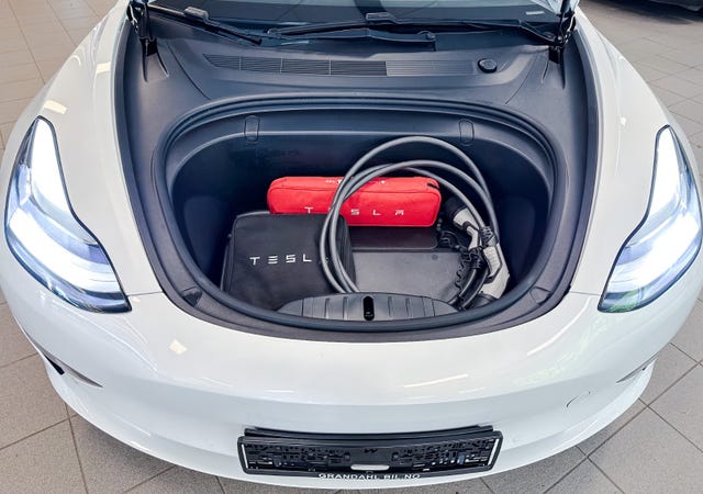 5YJ3E7EB0KF520141 2019 TESLA MODEL 3-4
