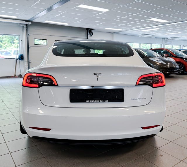 2019 TESLA MODEL 3 - 8