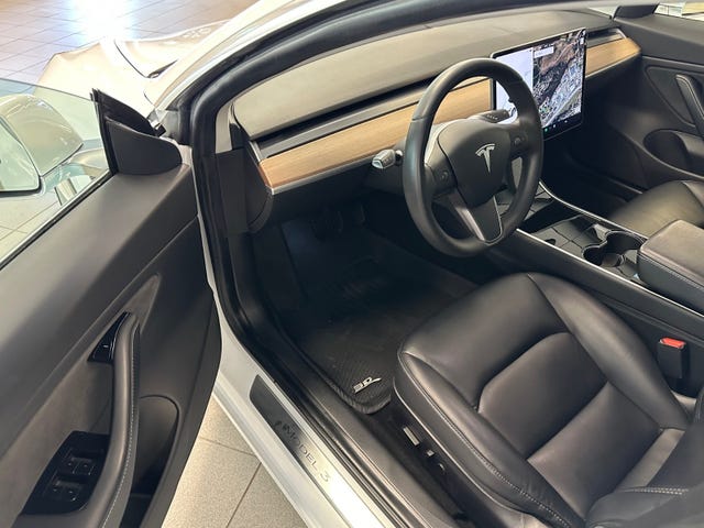 2019 TESLA MODEL 3 - 32