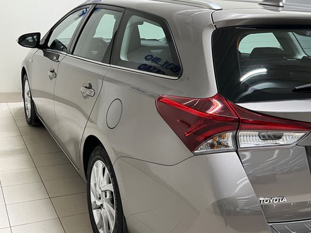 2016 TOYOTA AURIS - 16