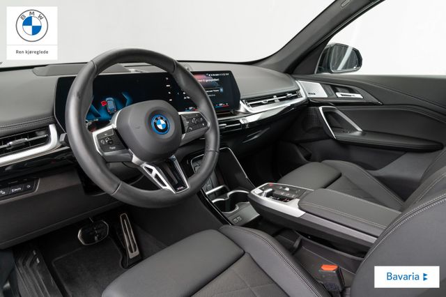 2023 BMW IX1 - 13