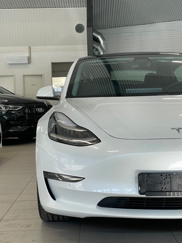5YJ3E7EB1MF825537 2021 TESLA MODEL 3-4