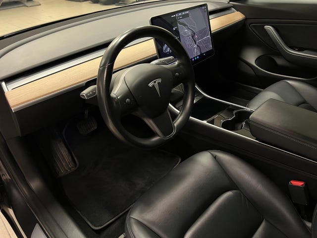 2019 TESLA MODEL 3 - 16
