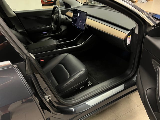 2019 TESLA MODEL 3 - 22
