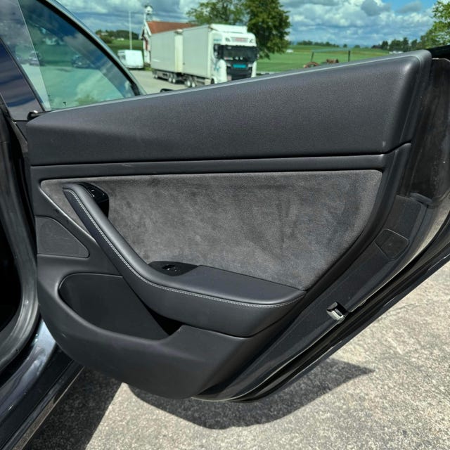 2019 TESLA MODEL 3 - 24