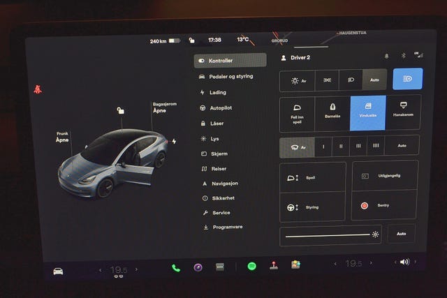 2019 TESLA MODEL 3 - 24