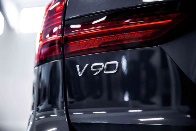 2021 VOLVO V90 - 23