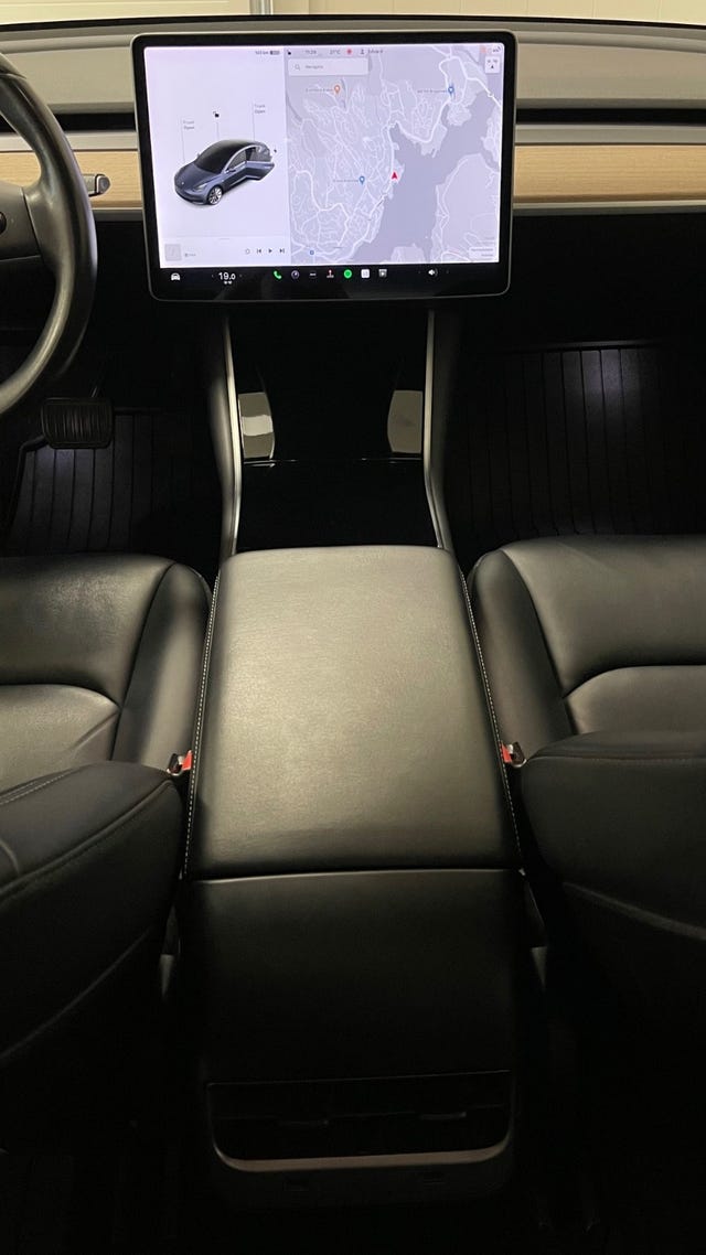 2019 TESLA MODEL 3 - 24