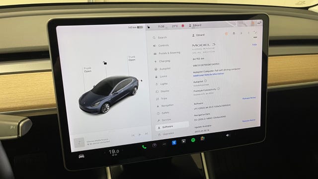 2019 TESLA MODEL 3 - 32
