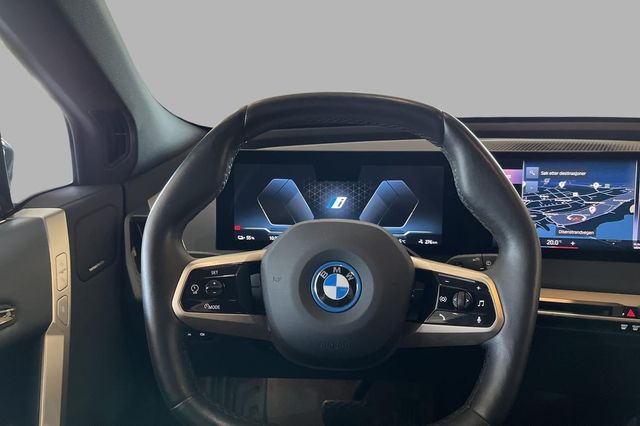 2022 BMW IX XDRIVE 50 - 11