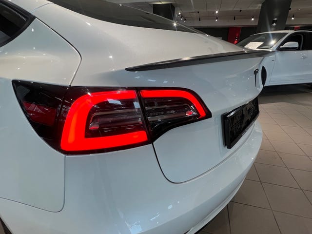2021 TESLA MODEL 3 - 27