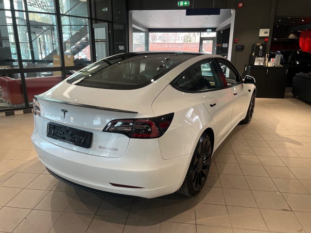 5YJ3E7EC1MF893541 2021 TESLA MODEL 3-4
