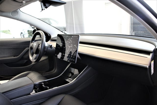 2019 TESLA MODEL 3 - 12