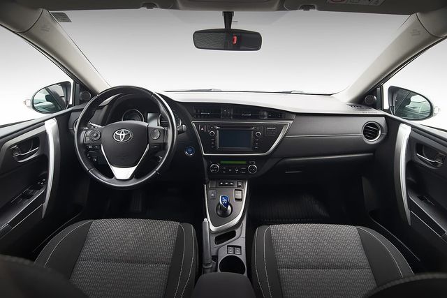 2015 TOYOTA AURIS - 9