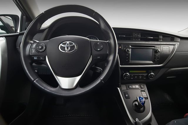 2015 TOYOTA AURIS - 12